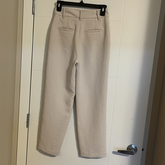 Wilfred Aritzia light cream pants, size 0 - Picture 2 of 3